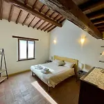 Casale Dell'assiolo Bed & Breakfast 4*
