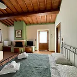Casale Dell'assiolo Bed & Breakfast 4*