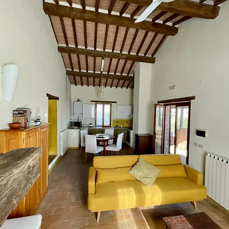 Casale Dell'assiolo 3* קאסטיגליונה דל לאגו