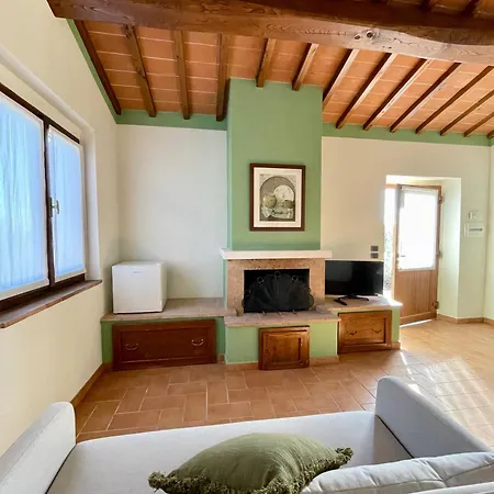 Casale Dell'assiolo 3* קאסטיגליונה דל לאגו