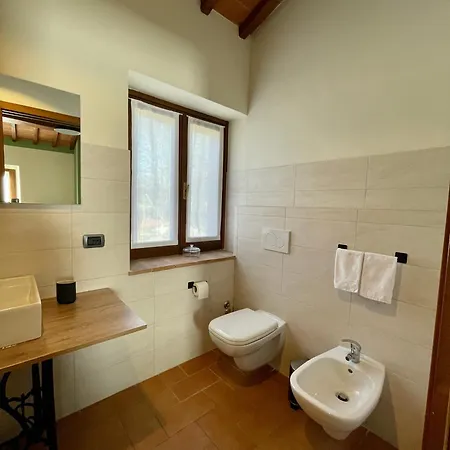 Casale Dell'assiolo קאסטיגליונה דל לאגו