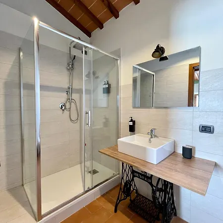 Casale Dell'assiolo 3* קאסטיגליונה דל לאגו