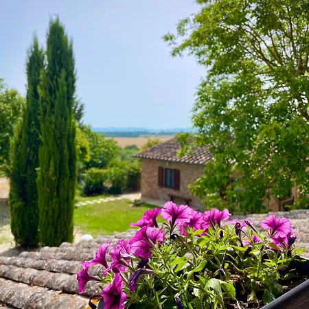 Casale Dell'assiolo 3* קאסטיגליונה דל לאגו